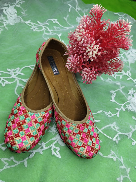 Thread Woven Work Punjabi Juttis